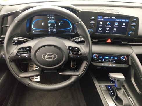 Used 2025 Hyundai Elantra Sport FWD image 22