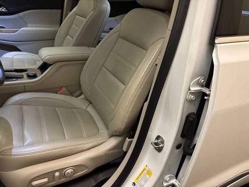Used 2019 GMC Acadia Denali w/ Technology Package AWD/4WD image 12