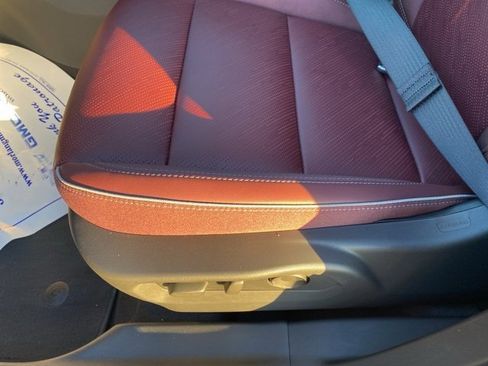 New 2025 Buick Envision Sport Touring image 18