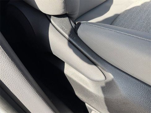 Used 2024 Toyota Sienna LE image 28