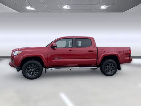 Used 2022 Toyota Tacoma SR5 w/ Technology Package RWD image 2