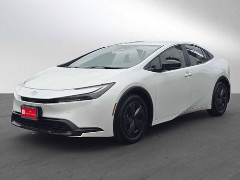 Certified 2023 Toyota Prius LE image 7