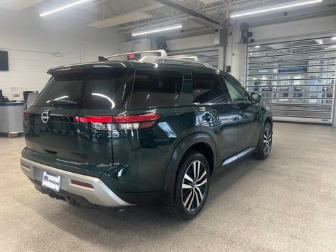 Used 2023 Nissan Pathfinder Platinum AWD/4WD image 5