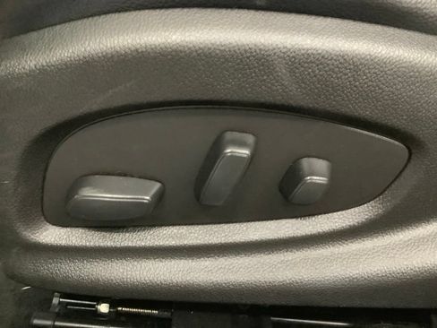 Used 2019 Chevrolet Impala LT FWD image 11