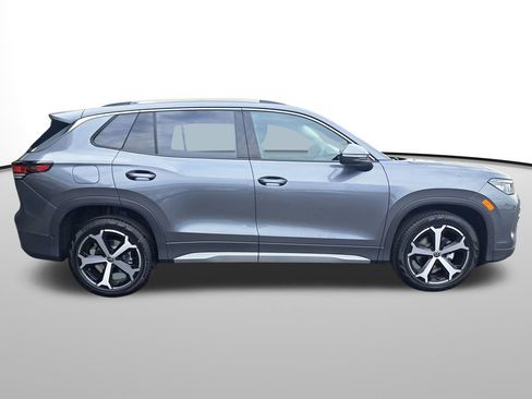 New 2025 Volkswagen Tiguan SE image 4