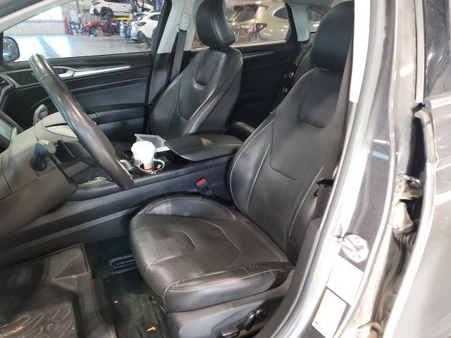 Used 2016 Ford Fusion Titanium AWD/4WD image 2