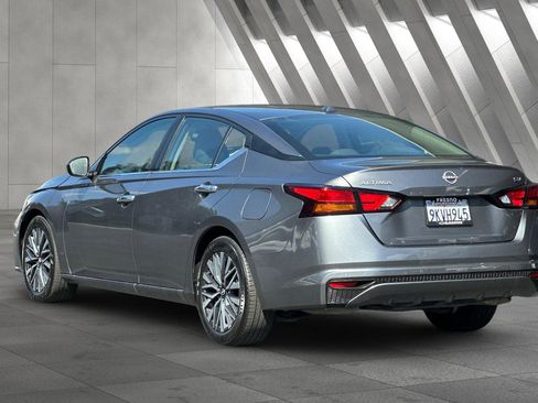 Used 2024 Nissan Altima 2.5 SV image 6