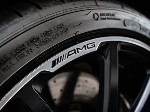 Used 2013 Mercedes-Benz SL 63 AMG image 17