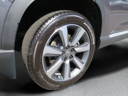 Used 2025 Honda Pilot Elite image 13