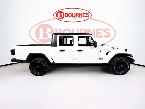 Used 2022 Jeep Gladiator Sport AWD/4WD image 11