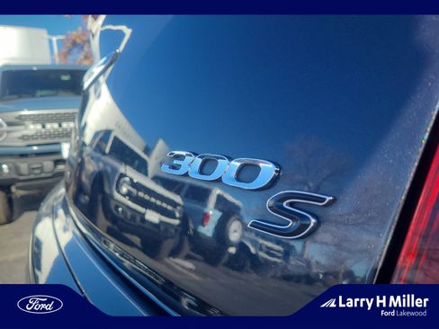 Used 2019 Chrysler 300 S image 24