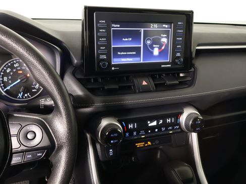 Used 2022 Toyota RAV4 LE image 5