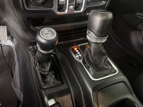 Used 2020 Jeep Gladiator Sport w/ Quick Order Package 24S image 18