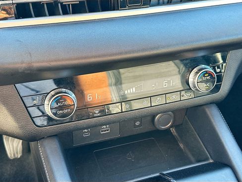 Used 2024 Mitsubishi Outlander SE image 23