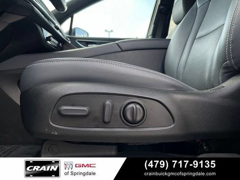 Used 2024 Buick Enclave Essence FWD image 11