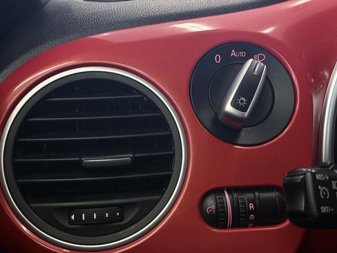 Used 2017 Volkswagen Beetle 1.8T Classic image 36