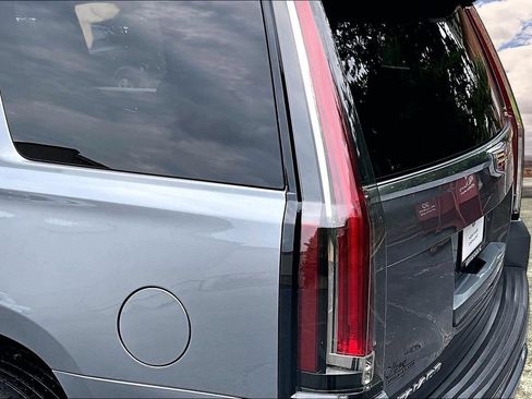 Used 2020 Cadillac Escalade Platinum RWD image 23