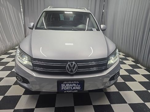 Used 2016 Volkswagen Tiguan SEL image 2