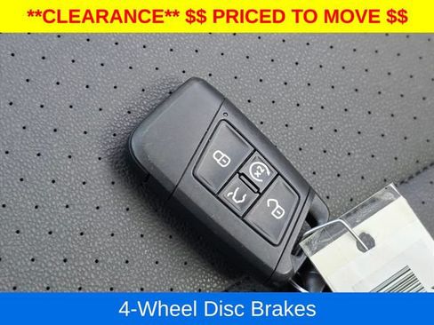 Used 2024 Volkswagen Jetta SE FWD image 25