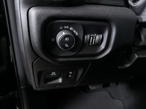 Used 2019 RAM 1500 Laramie AWD/4WD image 18