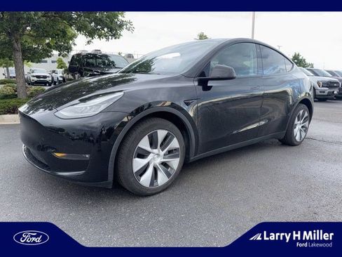 Used 2021 Tesla Model Y Long Range AWD/4WD image 1
