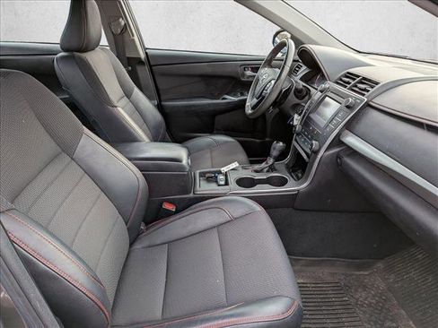 Used 2017 Toyota Camry SE image 16