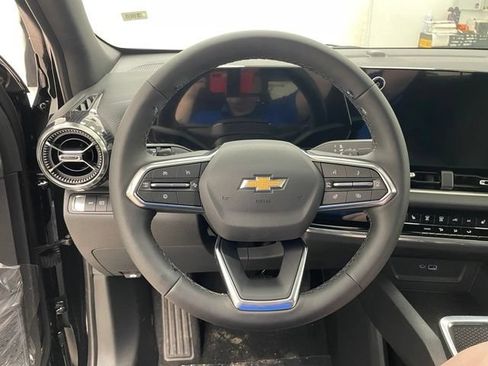 New 2026 Chevrolet Equinox LT w/ Safety and Technology Package AWD/4WD image 10