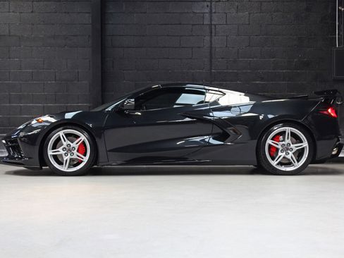 Used 2024 Chevrolet Corvette Stingray Coupe w/ Z51 Performance Package image 3