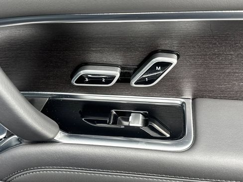 Certified 2023 Land Rover Range Rover SE image 19