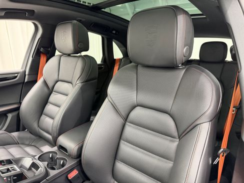 New 2026 Porsche Macan Turbo image 5