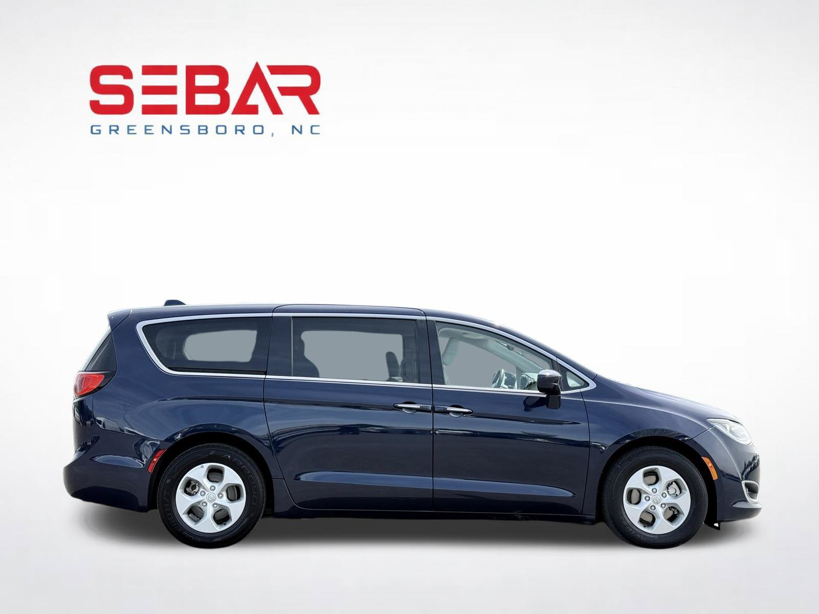Used 2018 Chrysler Pacifica Touring Plus FWD image 9