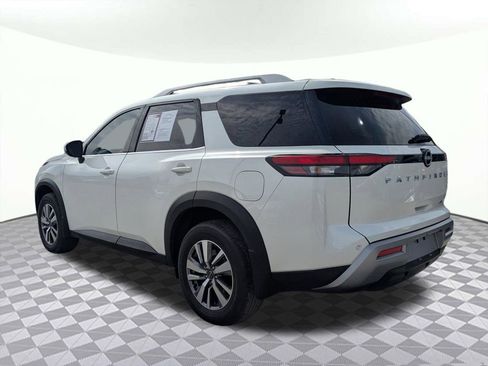 Used 2023 Nissan Pathfinder SL AWD/4WD image 5