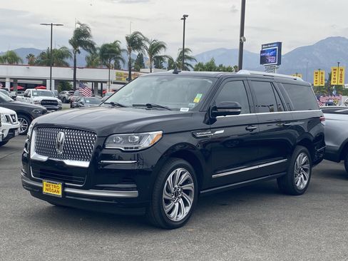 Used 2023 Lincoln Navigator L Reserve image 6
