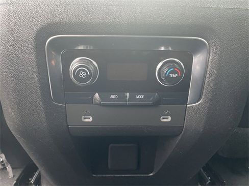 Used 2023 Chevrolet Suburban LT image 20