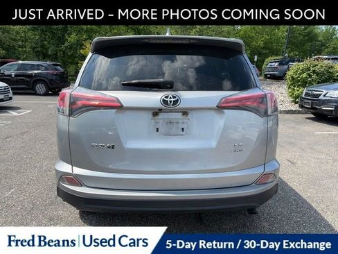 Used 2018 Toyota RAV4 LE w/ All Weather Liner Package AWD/4WD image 7