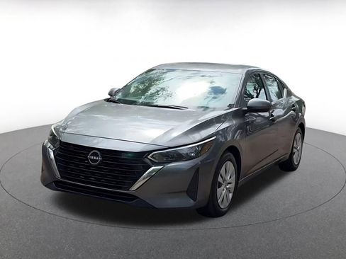Used 2025 Nissan Sentra S image 7