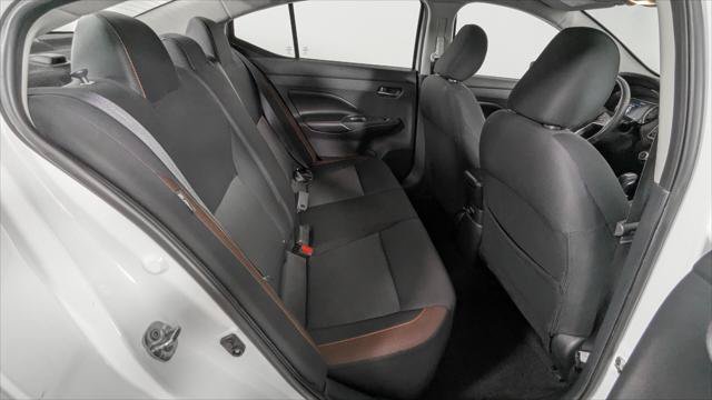 Used 2022 Nissan Versa SR FWD image 21