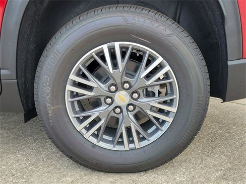 New 2026 Chevrolet Traverse LT image 5