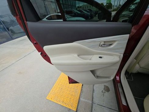Used 2018 Nissan Murano SL FWD image 22