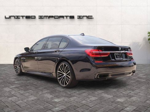 Used 2019 BMW 750i w/ M Sport Package RWD image 3