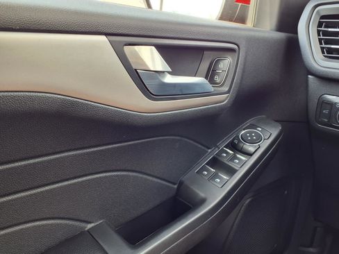 Used 2021 Ford Escape SEL AWD/4WD image 19