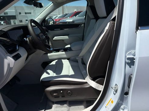 New 2026 GMC Acadia Denali AWD/4WD image 14