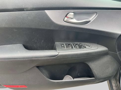 Used 2023 Kia Forte LXS w/ LXS Technology Package FWD image 14