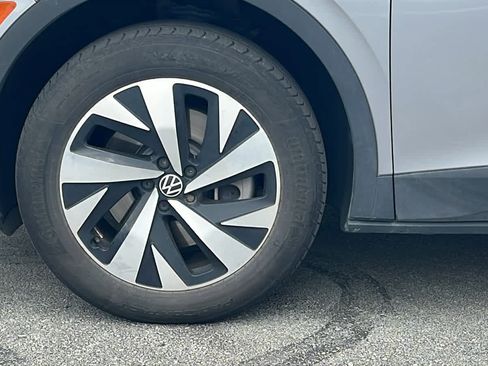 Used 2023 Volkswagen ID.4 Pro AWD/4WD image 9
