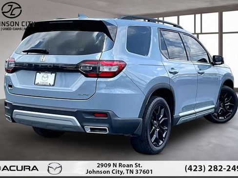 Used 2025 Honda Pilot Elite image 2