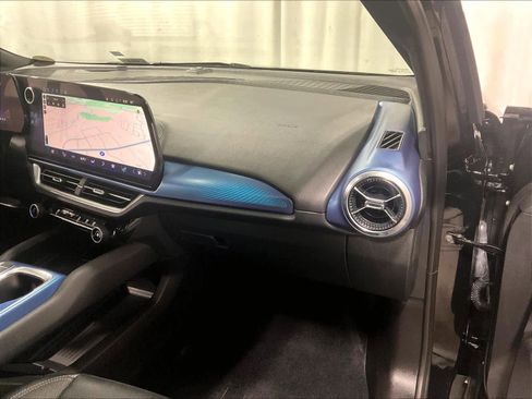 Used 2025 Chevrolet Equinox EV LT w/ Convenience Package image 13