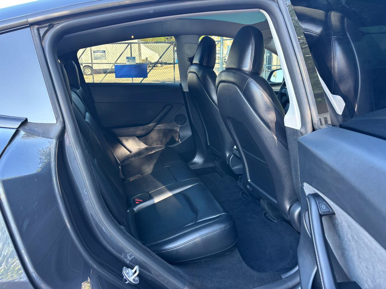 Used 2024 Tesla Model Y Long Range AWD/4WD image 21