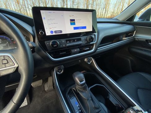 Used 2024 Toyota Grand Highlander XLE image 24