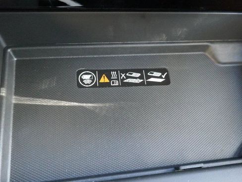 New 2026 Chevrolet Suburban Premier image 23