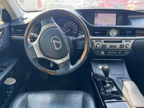 Used 2014 Lexus ES 350 w/ Luxury Package image 10